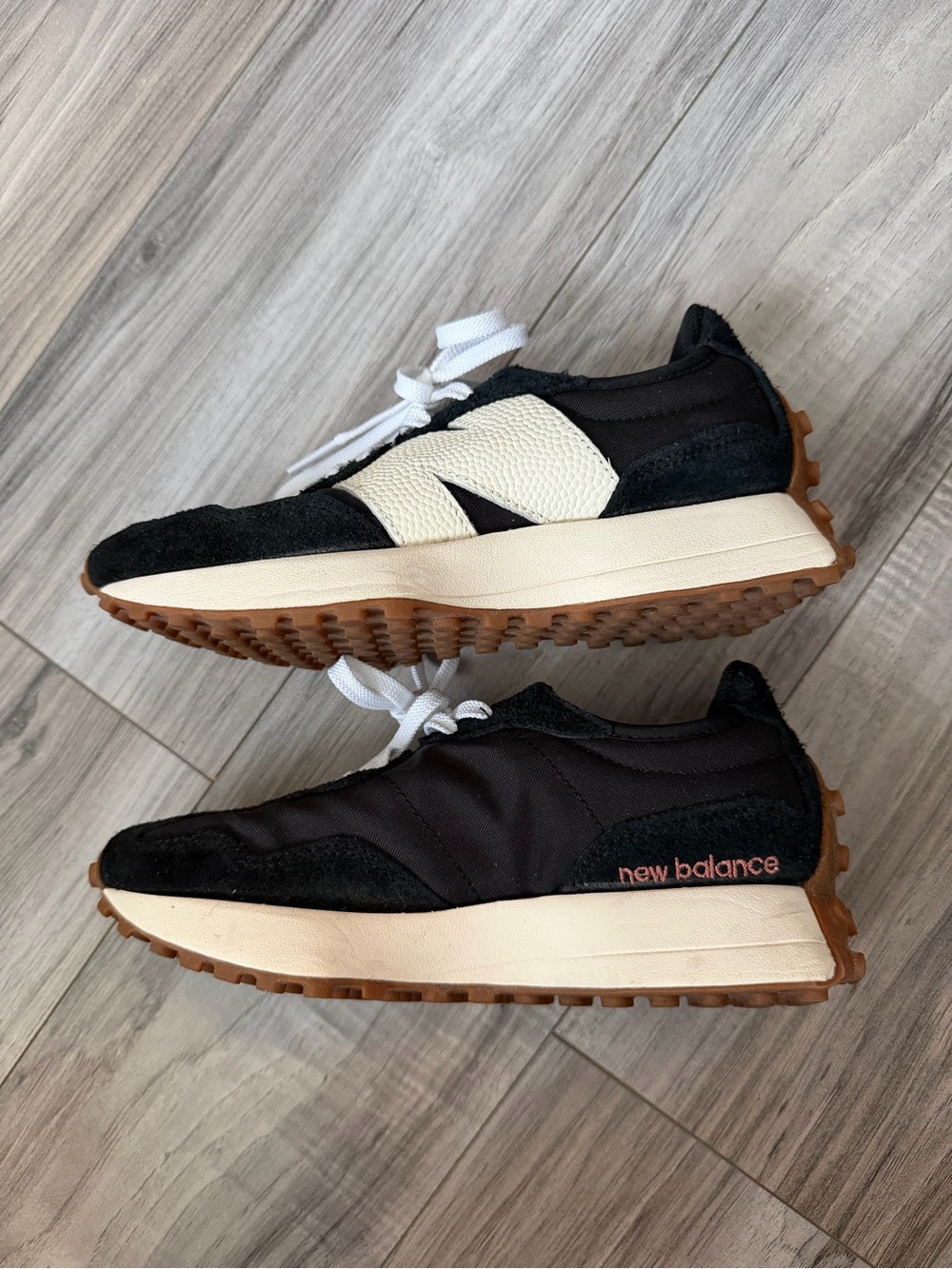 New Balance Women’s Sneakers - Picture 4 of 7